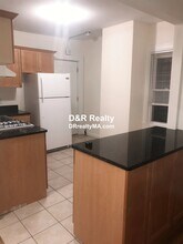 16 Alberta Ter, Unit 3 in Cambridge, MA - Building Photo - Building Photo