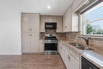 7705 Lazy Ln in Austin, TX - Building Photo - Building Photo