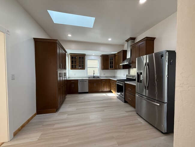 property at 1921 Harmon St