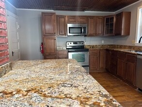 179 Maple Ave, Unit Duplex in Claremont, NH - Building Photo - Building Photo