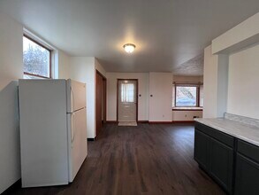 184 Pennsylvania Ave in Clairton, PA - Building Photo - Building Photo