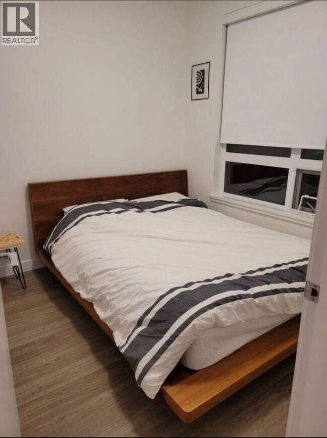 379 E Broadway in Vancouver, BC - Building Photo - Building Photo