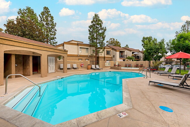 Meadowood in Simi Valley, CA - Building Photo - Building Photo