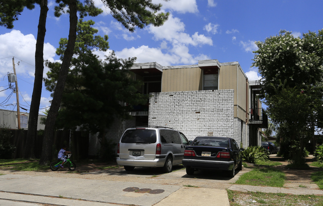 1021 Lake Ave in Metairie, LA - Building Photo