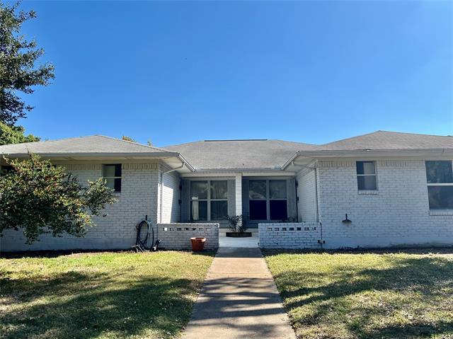 7412 Walling Ln in Dallas, TX - Foto de edificio