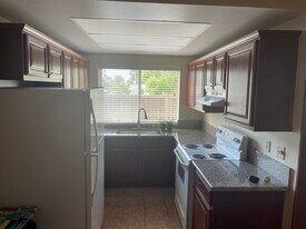 9535 Easter Way in San Diego, CA - Building Photo