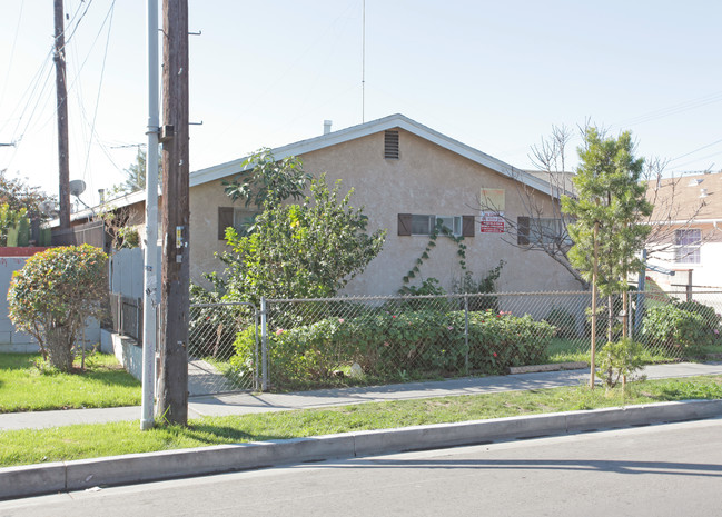 4918-4920 Live Oak St in Bell, CA - Foto de edificio - Building Photo