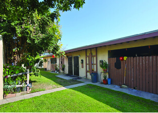 3413 W Ariel Pl in Anaheim, CA - Building Photo - Building Photo