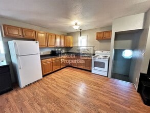 421 E 9th Ave in Mitchell, SD - Building Photo - Building Photo
