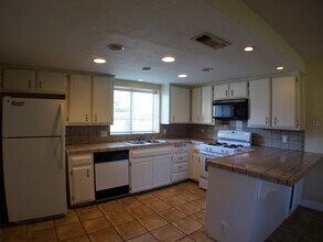 849 Rush Ct in Chico, CA - Building Photo - Building Photo