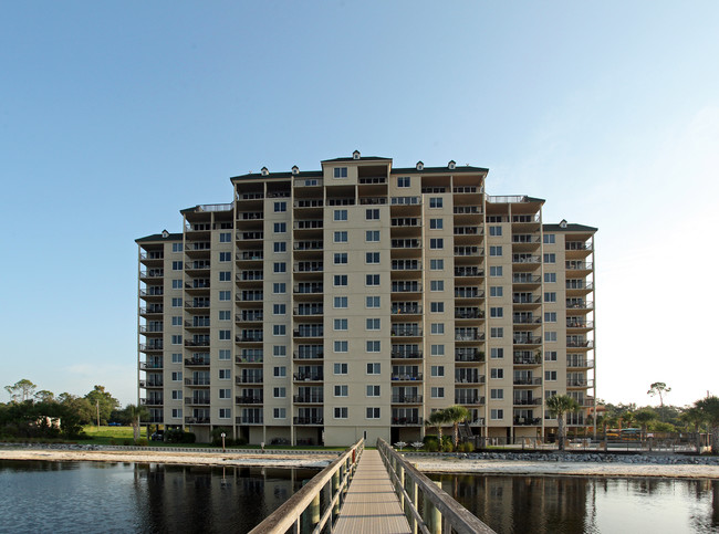 Snug Harbour Condos in Pensacola, FL - Foto de edificio - Building Photo