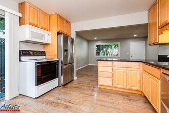 768 Calderon Ave in Mountain View, CA - Building Photo - Building Photo