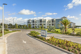 Aviva Port St. Lucie in Port St. Lucie, FL - Foto de edificio - Building Photo