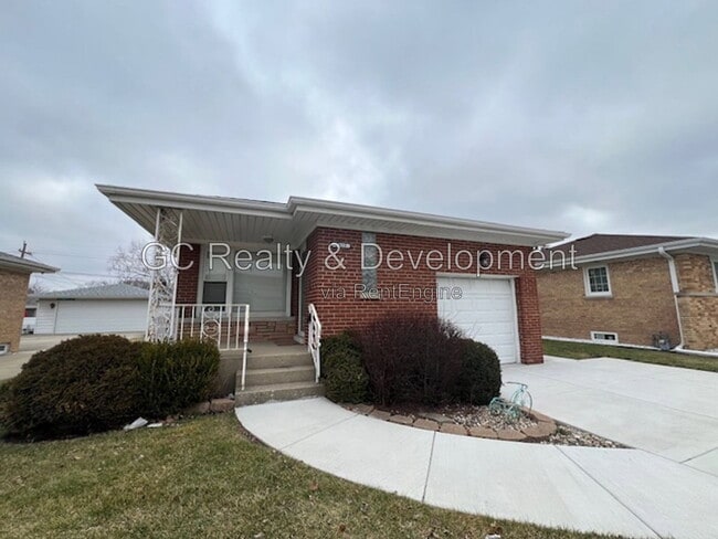 property at 7613 N Harlem Ave