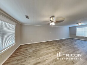 1575 Wildflower Dr in Waxahachie, TX - Building Photo - Building Photo