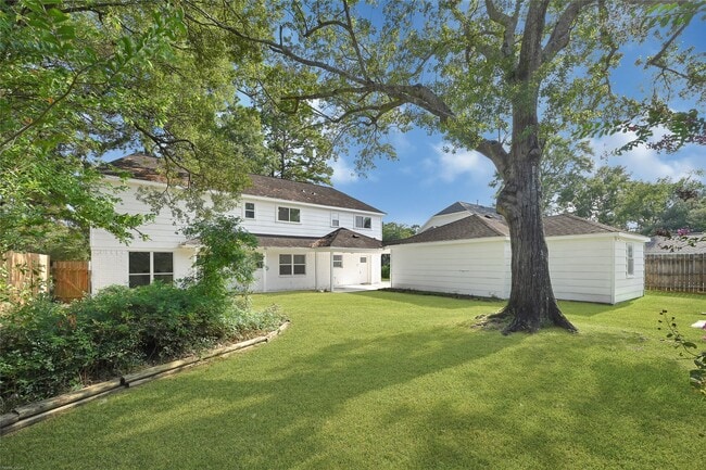 7707 12 Fairway Ln in Humble, TX - Building Photo - Building Photo
