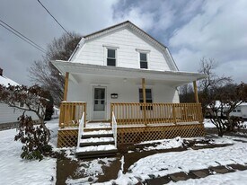 407 Opre Ave in Grove City, PA - Building Photo