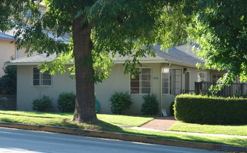 832 Colorado Blvd in Los Angeles, CA - Building Photo - Building Photo