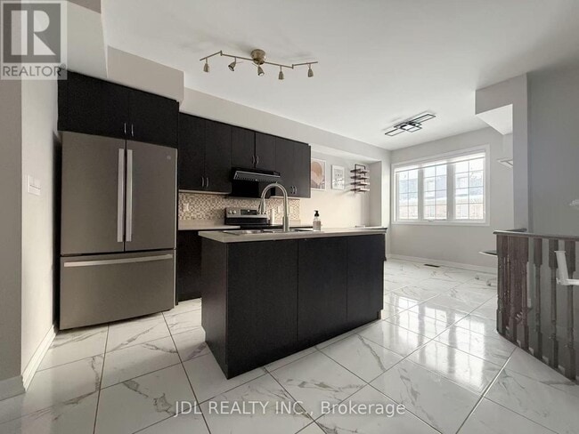 1374 Granrock Crescent in Mississauga, ON - Building Photo - Building Photo