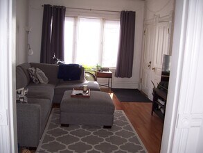 1648 W Barry Ave, Unit 1 in Chicago, IL - Building Photo - Building Photo