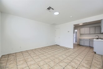 2133 Ellis St, Unit A in North Las Vegas, NV - Building Photo - Building Photo