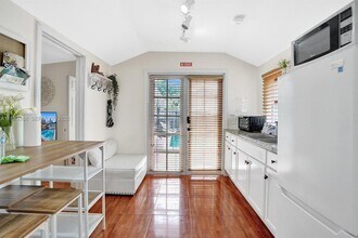 6300 Flagler St in Hollywood, FL - Building Photo - Building Photo