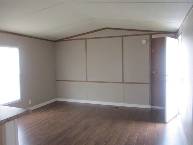 511 Kayla St in Oak Grove, KY - Building Photo - Building Photo