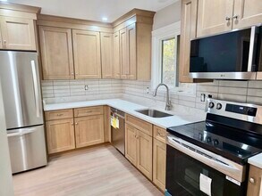 69 Homestead Ln in Brookfield, CT - Building Photo - Building Photo