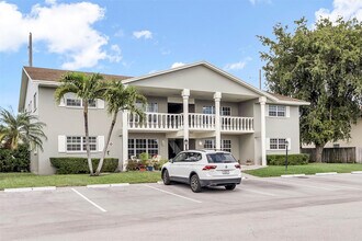 1049 NW 30th Ct in Wilton Manors, FL - Foto de edificio - Building Photo
