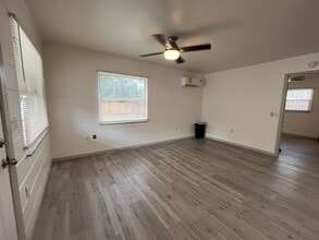 618 NE 11th St in Crystal River, FL - Building Photo - Building Photo