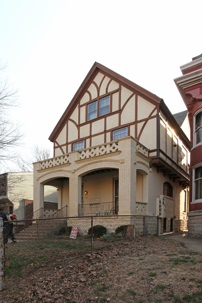 1823 S 3rd St in Louisville, KY - Foto de edificio - Building Photo