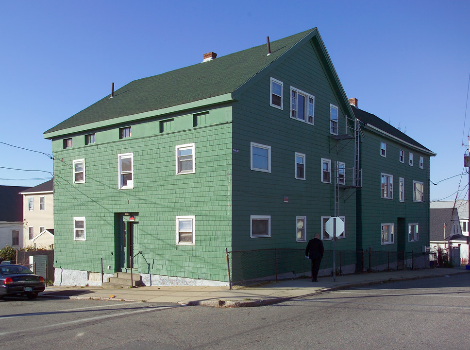 399 Bank St in Fall River, MA - Building Photo