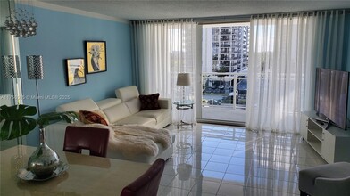 2030 S Ocean Dr, Unit 401 in Hallandale Beach, FL - Building Photo - Building Photo