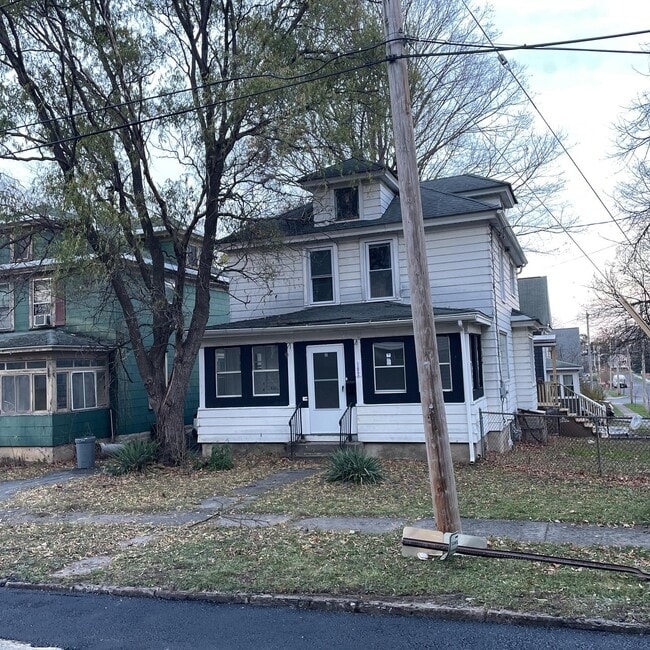 property at 102 Woodruff Ave