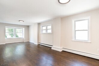 285 Orchard Terrace in Bogota, NJ - Building Photo - Building Photo