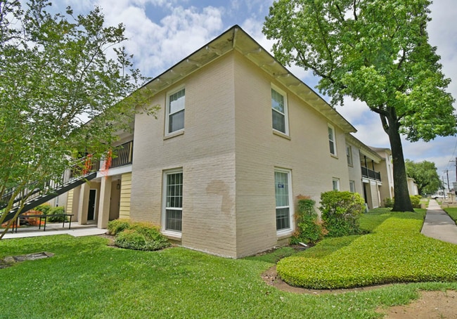 Provincial North Apartments in Baton Rouge, LA - Foto de edificio - Building Photo