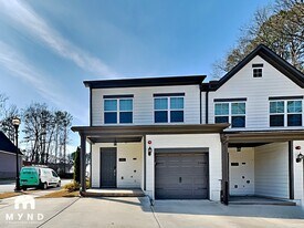 2861 Regal Park Dr NW in Atlanta, GA - Building Photo