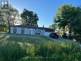 3032 Boston Mills Rd in Caledon, ON - Building Photo