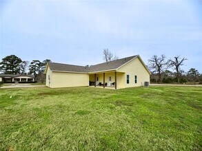 123 Legend Ln in Livingston, TX - Building Photo - Building Photo