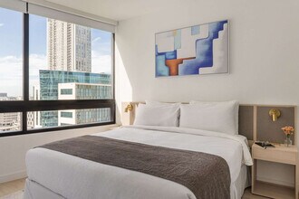 225 N Miami Ave in Miami, FL - Building Photo - Building Photo