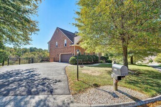 1147 Belcroft Court in Roanoke, VA - Building Photo - Building Photo