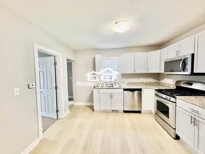 3623 SW 9th St in Des Moines, IA - Building Photo - Building Photo