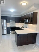 488 Dundonald Dr in Ottawa, ON - Building Photo - Building Photo