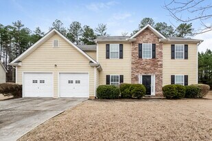 570 Tuscan Cove in Fairburn, GA - Building Photo