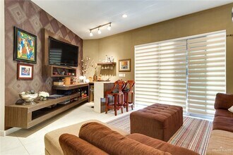 15 S 43rd St in McAllen, TX - Building Photo - Building Photo