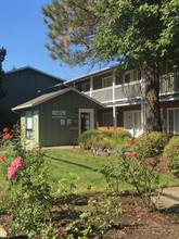 Four Seasons Greentree Apartments in Eugene, OR - Building Photo - Building Photo