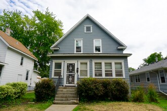 1036 22nd Ave SE in Minneapolis, MN - Building Photo - Building Photo