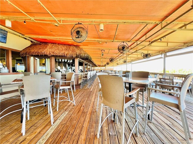 9800 S Ocean Dr in Jensen Beach, FL - Building Photo - Building Photo