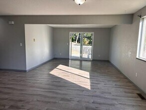 1494 Hillspring Rd in Bellingham, WA - Building Photo - Building Photo