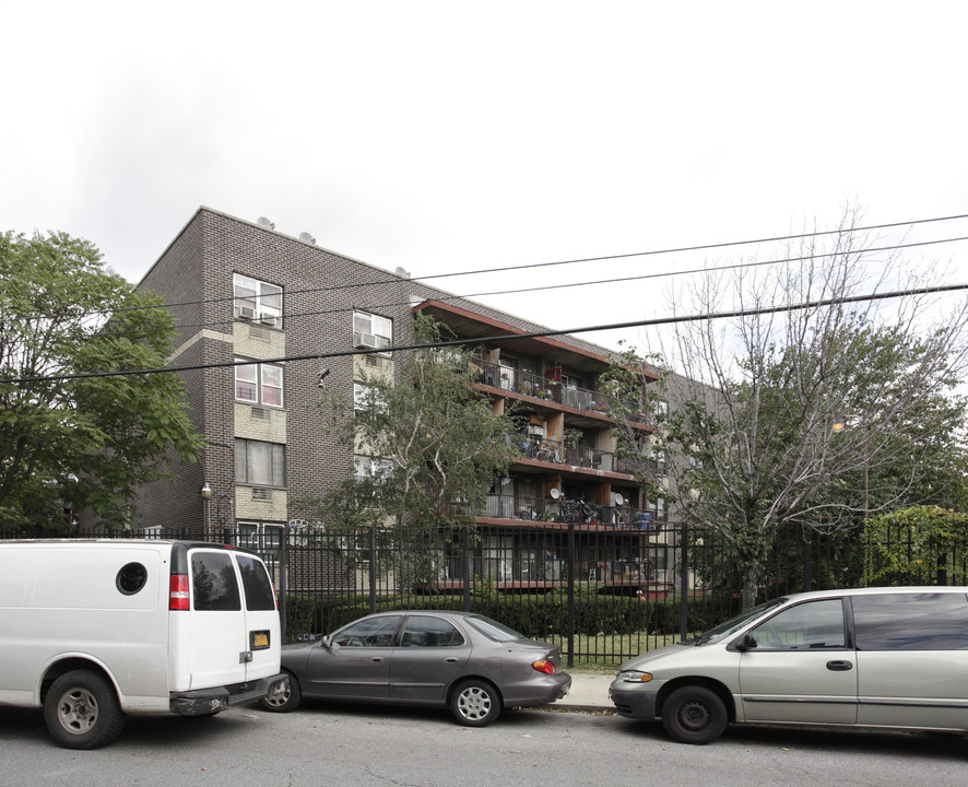 46-01 67th St in Woodside, NY - Building Photo